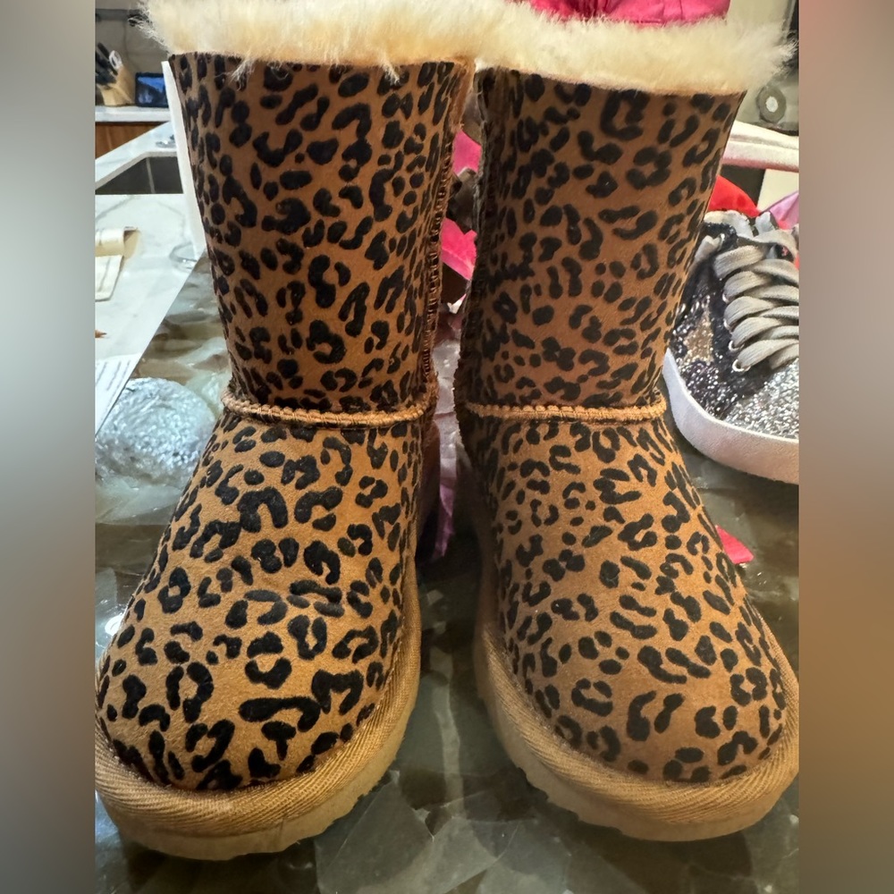 Ugg girls boots Bailey bow